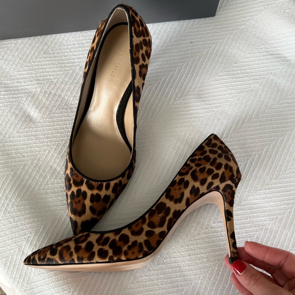 Ann Taylor Mika Leopard Print haircalf pumps